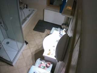 voyeurcam-julmodels-bath-2nd-2