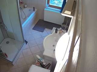 voyeurcam-julmodels-bath-2nd-2