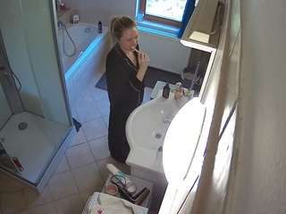 voyeurcam-julmodels-bath-2nd-2