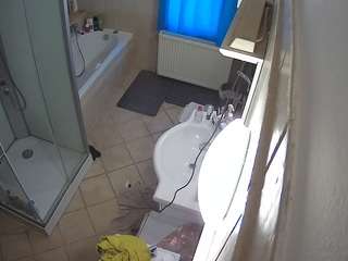 voyeurcam-julmodels-bath-2nd-2