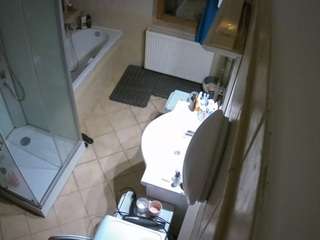 voyeurcam-julmodels-bath-2nd-2