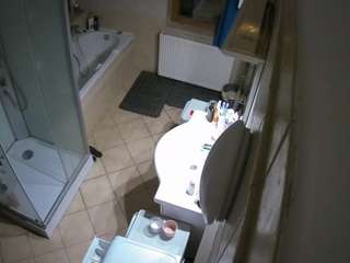 voyeurcam-julmodels-bath-2nd-2