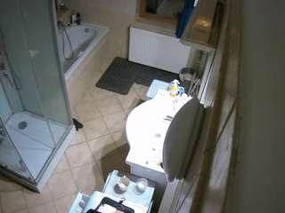 voyeurcam-julmodels-bath-2nd-2