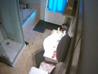 voyeurcam-julmodels-bath-2nd-2