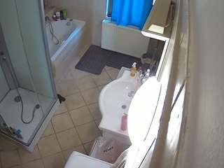 voyeurcam-julmodels-bath-2nd-2