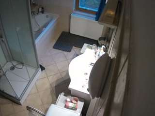 voyeurcam-julmodels-bath-2nd-2