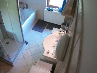 voyeurcam-julmodels-bath-2nd-2