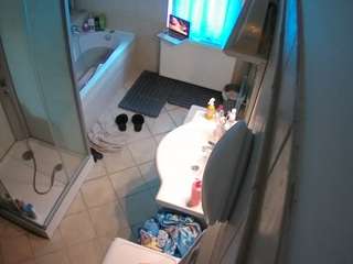 voyeurcam-julmodels-bath-2nd-2