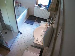 voyeurcam-julmodels-bath-2nd-2