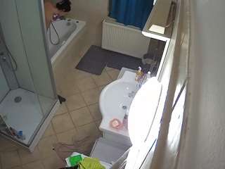 voyeurcam-julmodels-bath-2nd-2