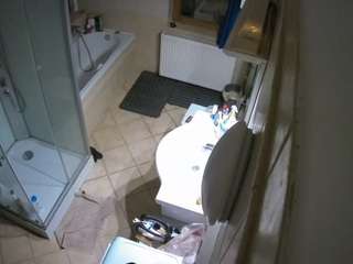 voyeurcam-julmodels-bath-2nd-2