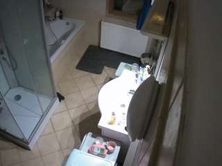 voyeurcam-julmodels-bath-2nd-2