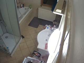voyeurcam-julmodels-bath-2nd-2