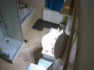 voyeurcam-julmodels-bath-2nd-2