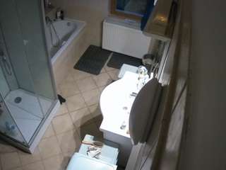 voyeurcam-julmodels-bath-2nd-2