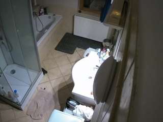 voyeurcam-julmodels-bath-2nd-2