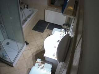 voyeurcam-julmodels-bath-2nd-2