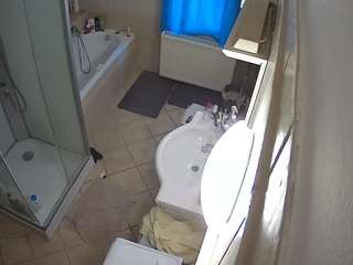 voyeurcam-julmodels-bath-2nd-2