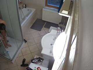 voyeurcam-julmodels-bath-2nd-2
