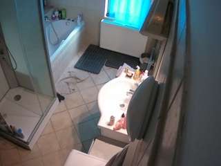 voyeurcam-julmodels-bath-2nd-2
