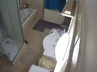 voyeurcam-julmodels-bath-2nd-2