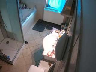 voyeurcam-julmodels-bath-2nd-2