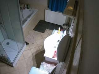 voyeurcam-julmodels-bath-2nd-2