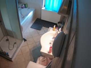 voyeurcam-julmodels-bath-2nd-2