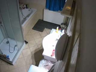 voyeurcam-julmodels-bath-2nd-2