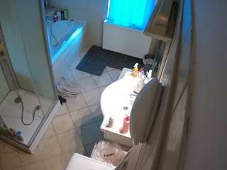 voyeurcam-julmodels-bath-2nd-2