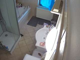 voyeurcam-julmodels-bath-2nd-2