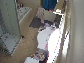 voyeurcam-julmodels-bath-2nd-2 camsoda