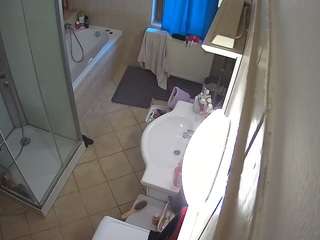 voyeurcam-julmodels-bath-2nd-2