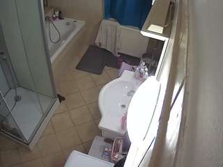 voyeurcam-julmodels-bath-2nd-2