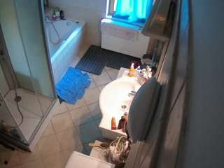 voyeurcam-julmodels-bath-2nd-2