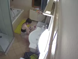 Julmodels Bathroom 2nd Floor-2's Live Sex Cam Show