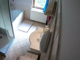 Julmodels Bathroom 2nd Floor-2's Live Sex Cam Show