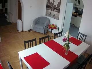 voyeurcam-julmodels-dining