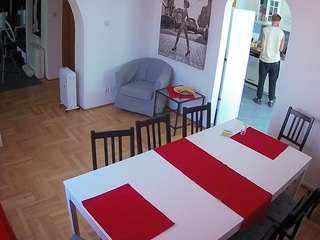 voyeurcam-julmodels-dining webcam