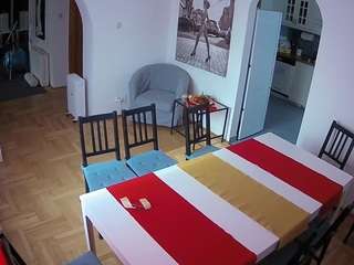 voyeurcam-julmodels-dining