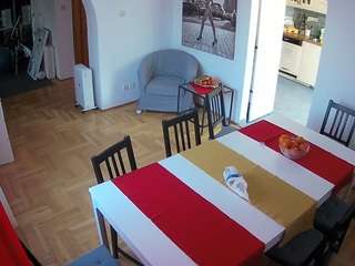 voyeurcam-julmodels-dining