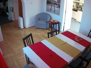 voyeurcam-julmodels-dining camsoda