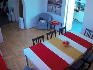 voyeurcam-julmodels-dining camsoda