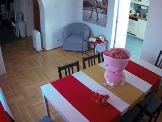 voyeurcam-julmodels-dining webcam model