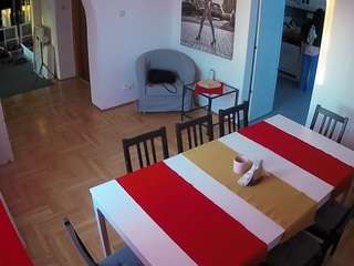 voyeurcam-julmodels-dining camsoda