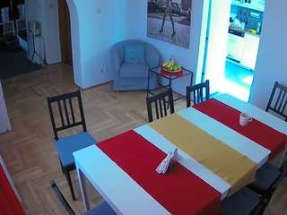 voyeurcam-julmodels-dining camsoda