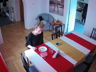 voyeurcam-julmodels-dining camsoda