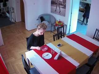 voyeurcam-julmodels-dining camsoda