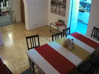 voyeurcam-julmodels-dining