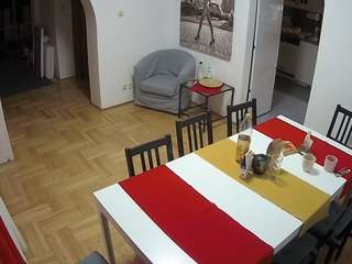 voyeurcam-julmodels-dining webcam model